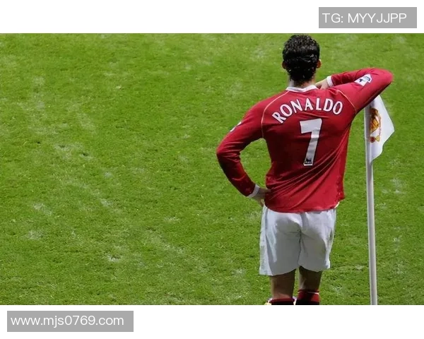 C罗足球明星视频精彩瞬间回顾与职业生涯亮点分析