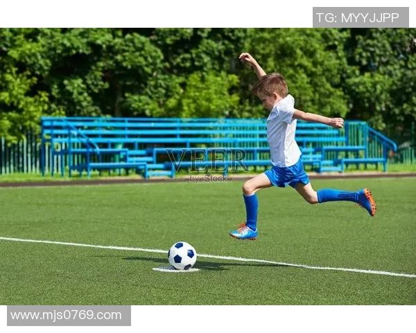 心电图技术在足球运动员健康监测中的应用与重要性探讨 心电图技术在足球运动员健康监测中的应用与重要性探讨