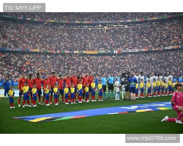 激情四溢的巴黎足球比赛盛宴展现球迷热情与球队实力的巅峰对决