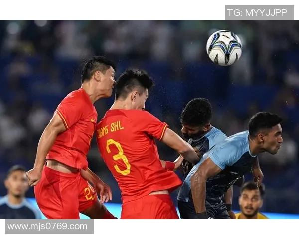 杭州足球队心理素质引发热议球迷与专家各执己见探讨背后原因 杭州足球队心理素质引发热议球迷与专家各执己见探讨背后原因